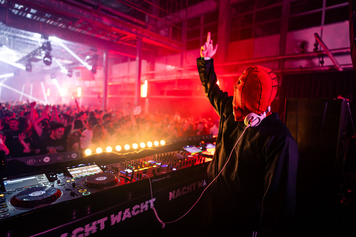 Loading... just a sec